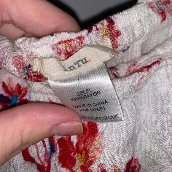 Off The Shoulder Crop Top - Picture 3 of 4